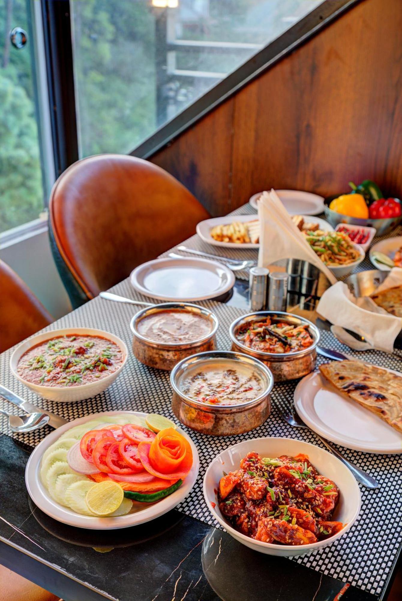 Luxe Resorts - Centrally Heated Air Conditioned Hotel In The Heart Of Kasauli Exteriér fotografie