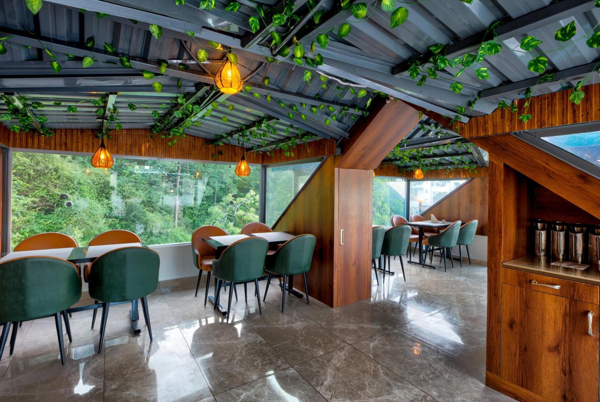 Luxe Resorts - Centrally Heated Air Conditioned Hotel In The Heart Of Kasauli Exteriér fotografie