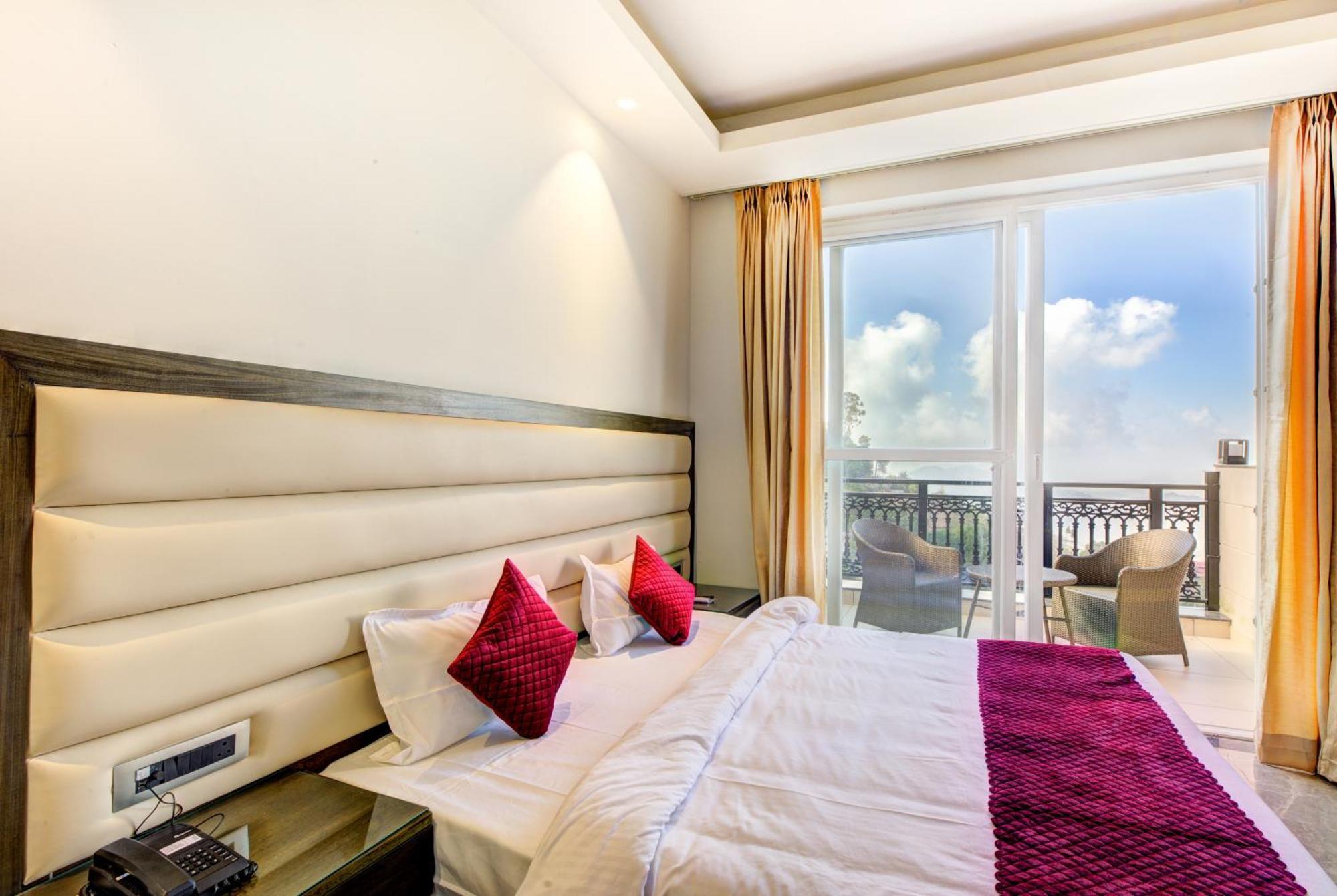 Luxe Resorts - Centrally Heated Air Conditioned Hotel In The Heart Of Kasauli Exteriér fotografie