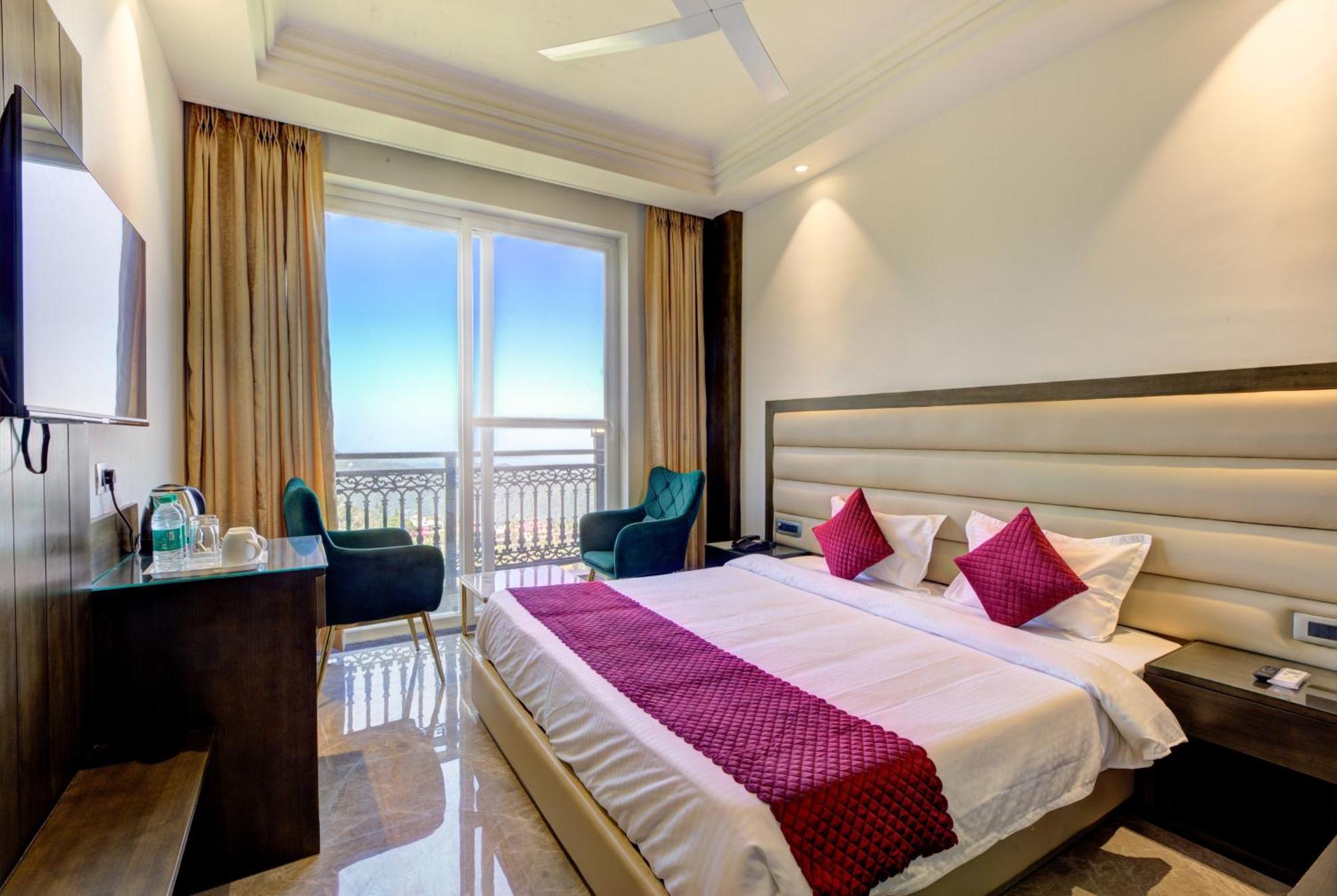 Luxe Resorts - Centrally Heated Air Conditioned Hotel In The Heart Of Kasauli Exteriér fotografie